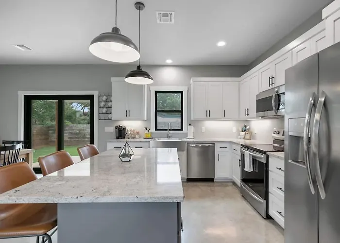 Luxury Home 3Blck From Main St With Firepit Fredericksburg