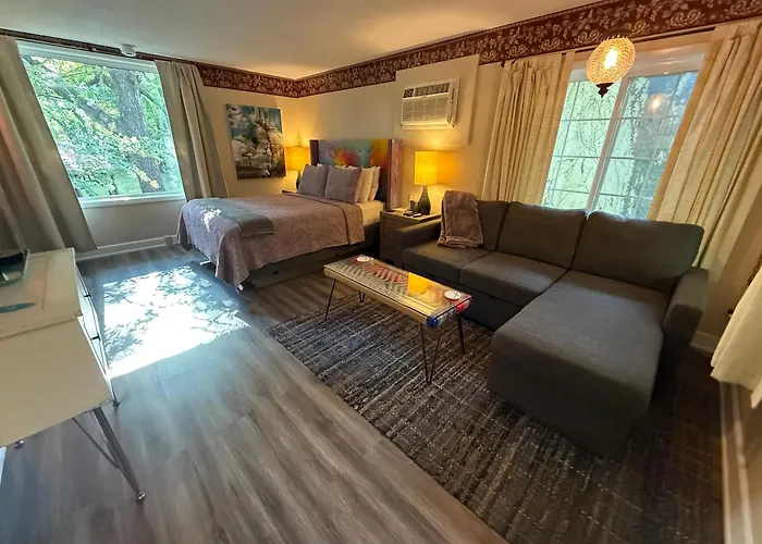 Sherwood Court Cottages & Guest Rooms Eureka Springs