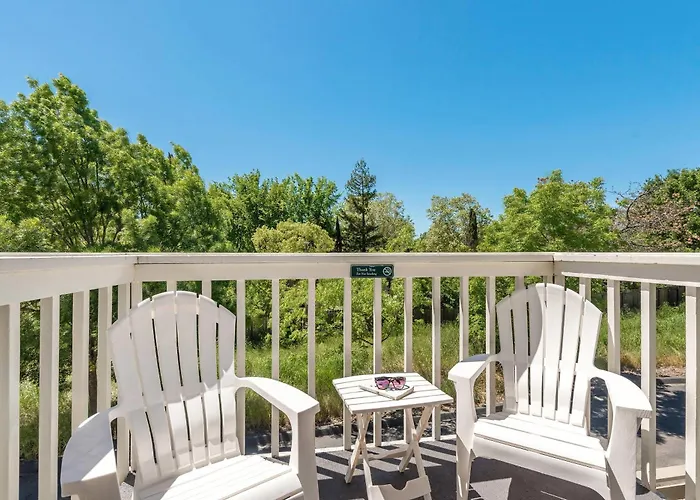Upvalley Inn & Hot Springs, An Ascend Collection Hotel Calistoga