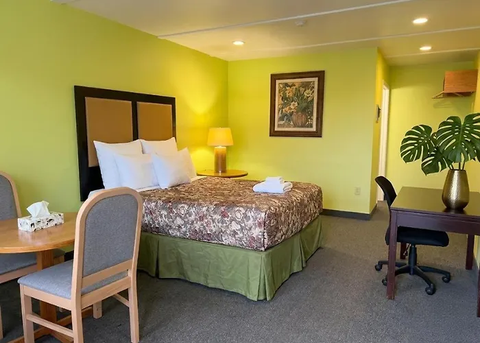 6032 Persepolis Inn Niagara Falls