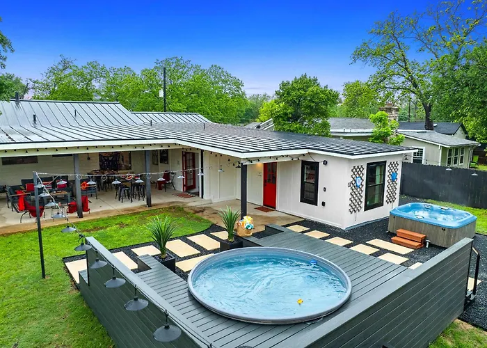 Kilted Cowboy - Hot Tub Fire Pit & Close To Main Fredericksburg