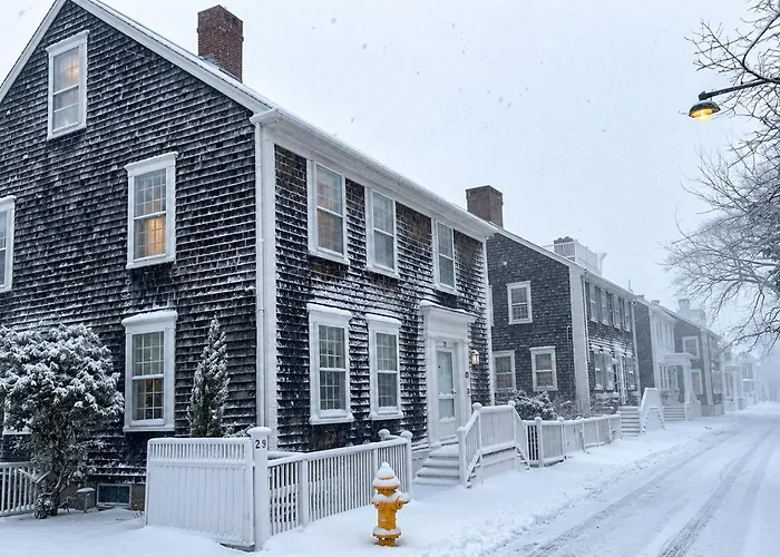 29 India House Bed & Breakfast Nantucket