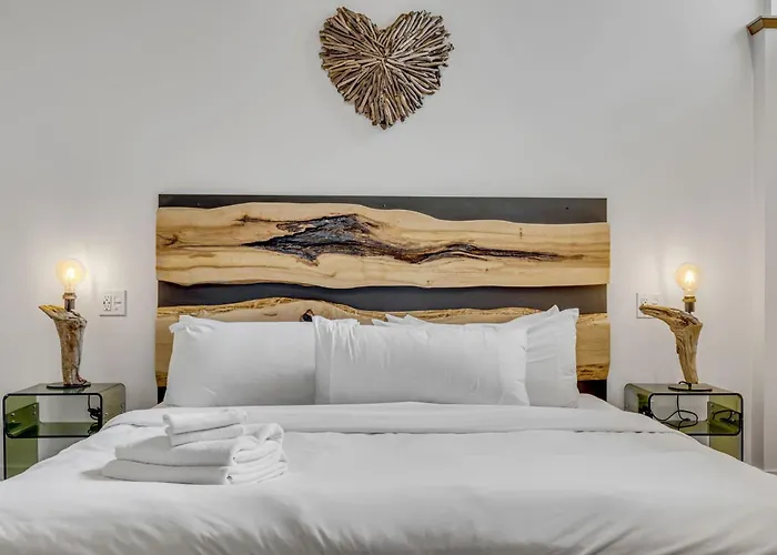 La Sainte Paix Hotel Quebec City