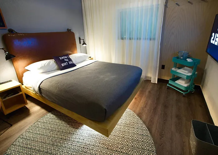 Moxy New Orleans Downtown/French Quarter Area Hotel