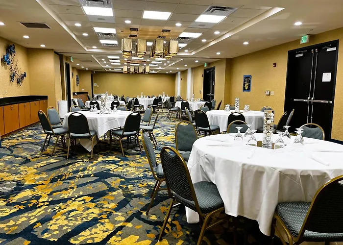 Holiday Inn Hotel & Suites Gateway By Ihg Williamsburg