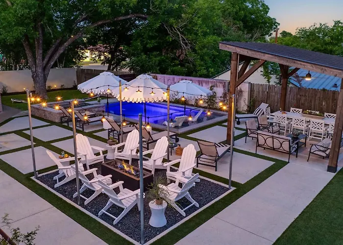 Cloud 9 Pool Hot Tub Fire Pit Sleeps 18 Villa Fredericksburg