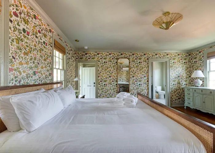 The Nicholas Veranda King Suite - Walk To King Charleston