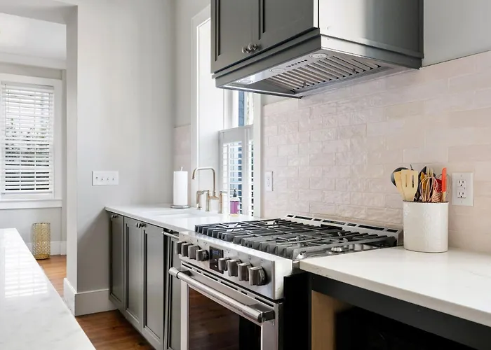 Thomas Waring House Sleeps 23 Multi-Unit Rental Charleston