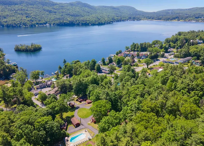 The Gold Eagle Villa Lake George