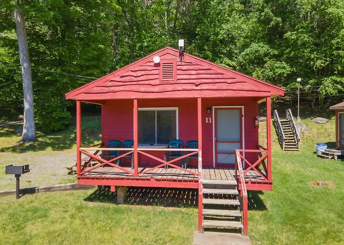 The Gold Eagle Villa Lake George