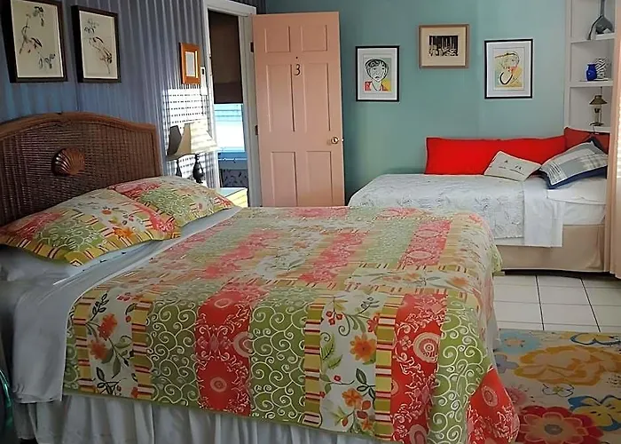 The Henry Collins Inn Newport