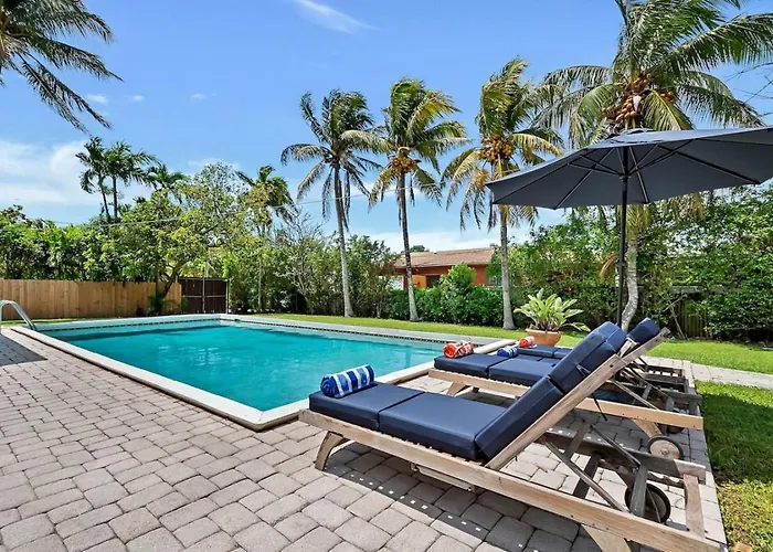 Villa Rustica 5 Bedroom 3 Bath With Pool Next To River 1800 Miami