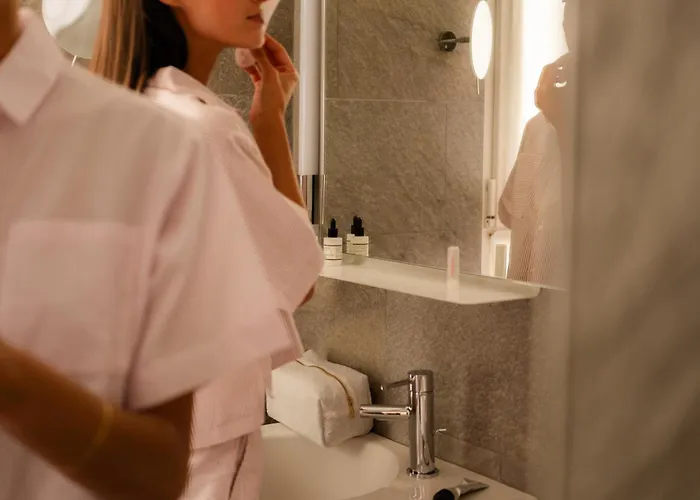 9Hotel Republique Paris