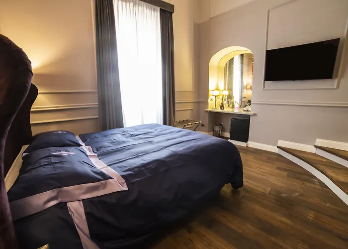 Relais San Lorenzo In Lucina Rome
