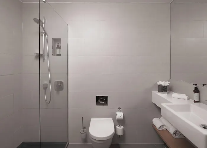 The Lincoln Suites London