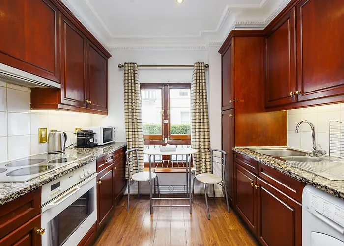 Carlton Court - Mayfair London