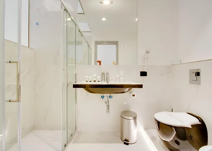 Queen Palace Suites Rome