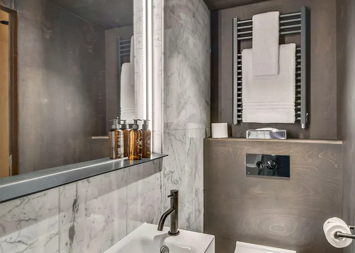 Stow Away Waterloo Hotel London