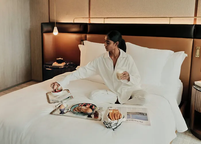 Four Seasons Hotel New York Downtown