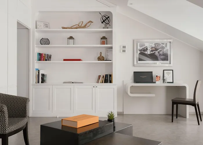 Montenapoleone Suites Milan
