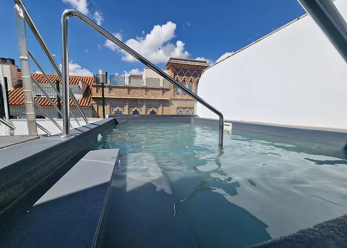 Hotel Y Apartamentos Dona Lola Seville