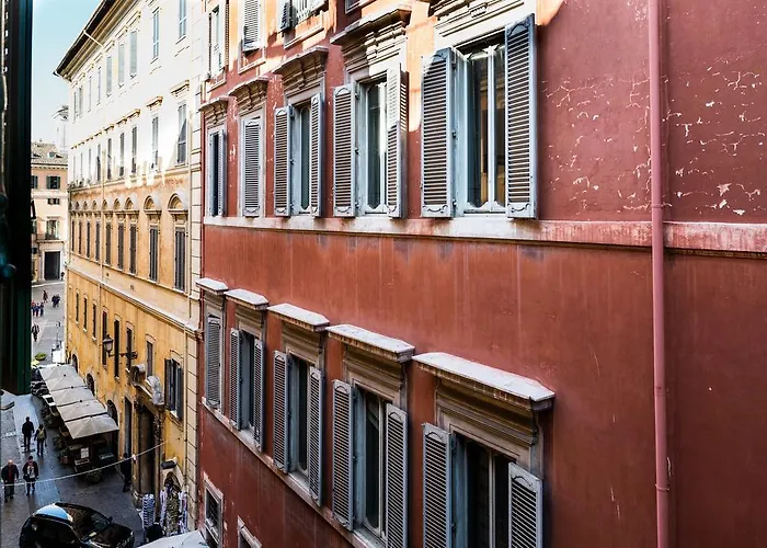 Trevi & Pantheon Luxury Rooms Rome