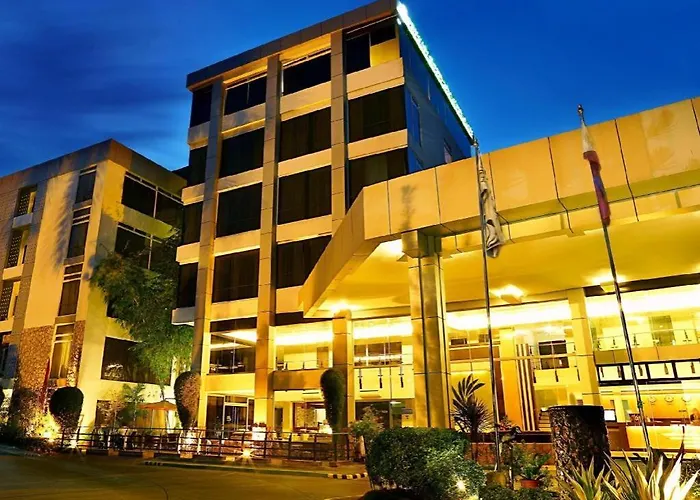The Ritz Hotel At Garden Oases Davao