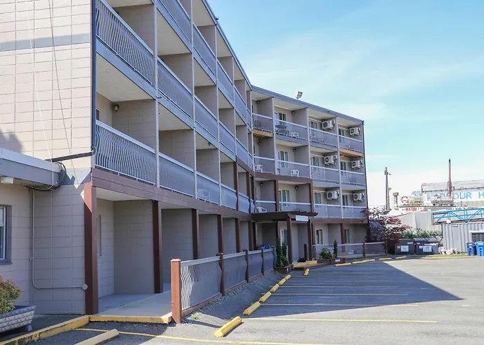 The Waterfront Suites And Marina Nanaimo