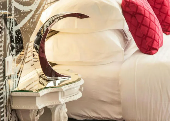 Teatro Boutique Rooms & Suites Lisbon