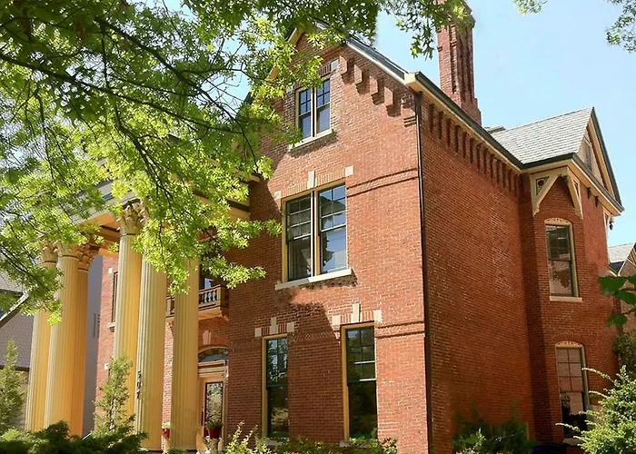 Chez Lyndon Manor Bed & Breakfast Lexington