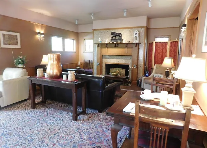 Bacon Mansion Bed And Breakfast Seattle