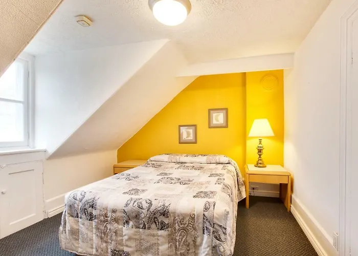 Hotel Le Cavalier Du Moulin Quebec City